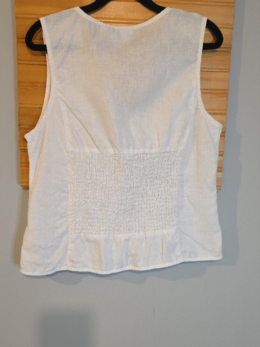 H by Halston White Sleeveless Button-Front V-Neck Top/vest L - Picture 3 of 4
